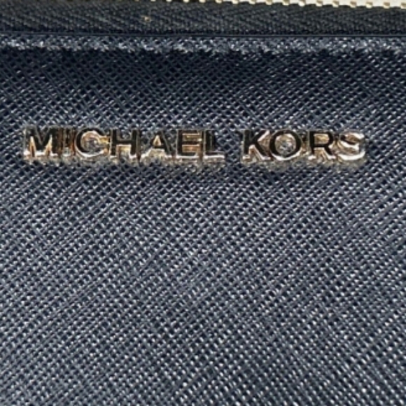 🐾Black Saffiano Leather Wristlet - Picture 4 of 8